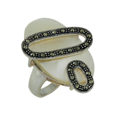 Brass Ring W/ Oval Mop W/ 2 Open Oval Ms
