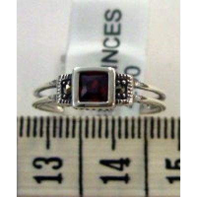 Marcasite Ring Square Princess Cut Grnt Cubic Zirconia with 1 Marcasite Ea Side