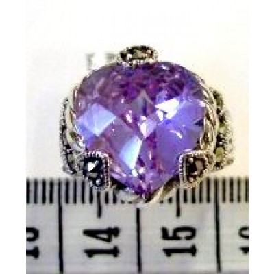 Marcasite Ring Chess Cut Lv Cubic Zirconia Heart with Heart Prongs