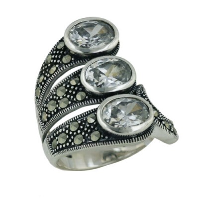 Marcasite Ring with 3 Lines with 3 Clear Cubic Zirconia