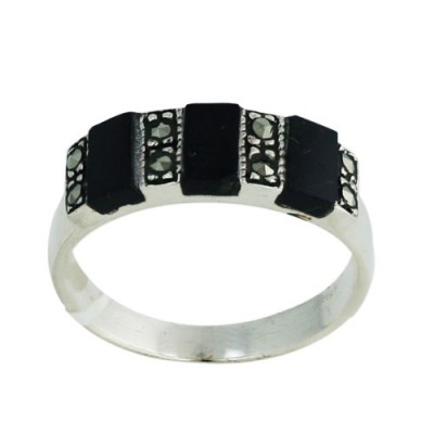 MS Ring 3-4X6 Rectangle Onyx In Between Marcasite