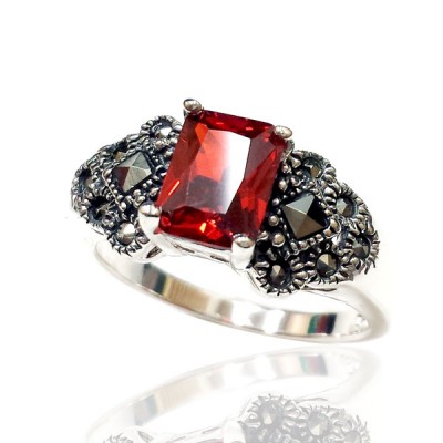 Marcasite Ring Garnet Cubic Zirconia 6X8 mm Rectangular