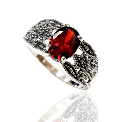 Marcasite Ring Oval Garnet Cubic Zirconia 6X8 mm Filigree Side