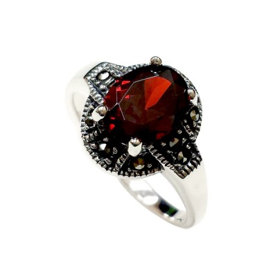 MS Ring Oval Garnetcz Upright