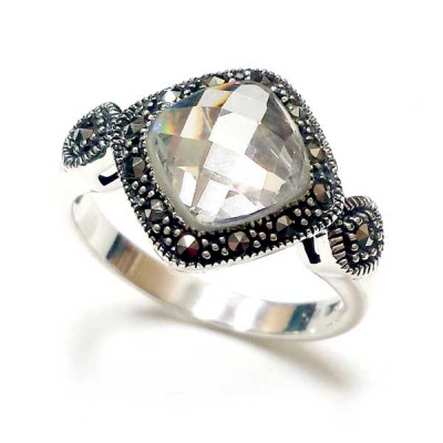 MS Ring 9 Mm Cushion Chess Cut Clear Cz