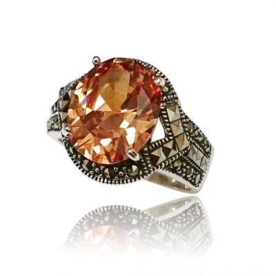 MS Ring 10Mm Oval Champagne Cz W/ Sq & Rd Ms Side
