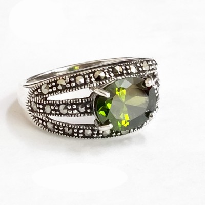 Marcasite RING SIDEWAY OVAL OLIVINE GREEN Cubic Zirconia TRIPLE MARCA