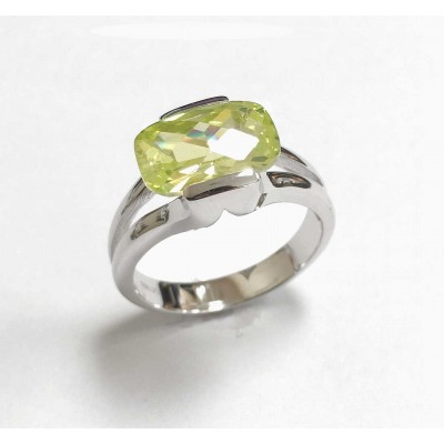 Sterling Silver Ring Pillow Checkerboard Peridot Cubic Zirconia 4 Prong 
