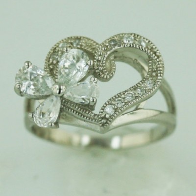 Sterling Silver Ring Clear Cubic Zirconia Open Heart with 4 Clear Cubic Zirconia Petals Flower