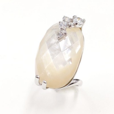 Sterling Silver Ring 28X18mm Chess Cut Oval White Mother of Pearl with 6Pcs C
