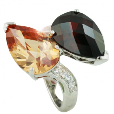 Sterling Silver Ring Oppositive Chess Cut Garnet +Champagne Cubic Zirconia Tear Drop