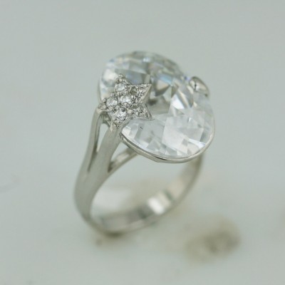 Sterling Silver Ring 20X15mm Chess Cut Oval Clear Cubic Zirconia with Clear Cubic Zirconia St