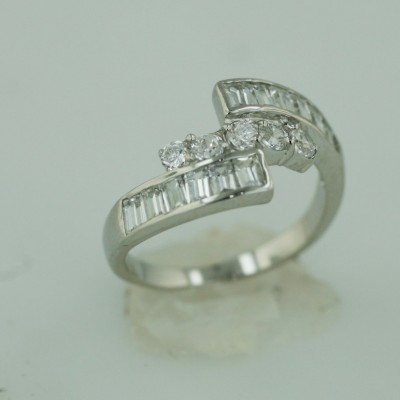 Sterling Silver Ring Oppositive Clear Cubic Zirconia Baguette+5Pcs Clear Cubic Zirconia Ctr