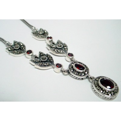 Marcasite Necklace Box Chain Flower Stem with 2 Round Grnt