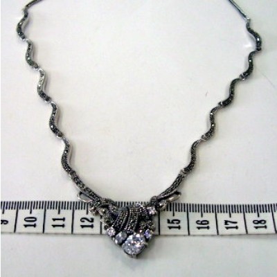 Marcasite Necklace Oval Clear Cubic Zirconia 'V' Necklace with Wavy+Foxta