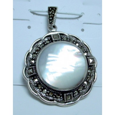 Marcasite Pndt Round Mother of Pearl Inlay with Marcasite Around
