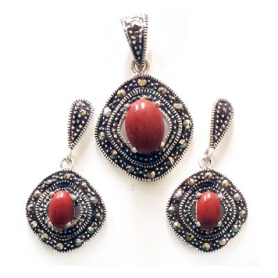 Marcasite Set Oval Red Jasper on Rhombus with Marcasite Around