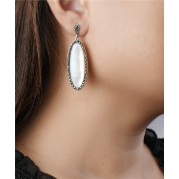 MS EARRING LONG OVAL DANGLE MOTHER OF PEARL MARCAS